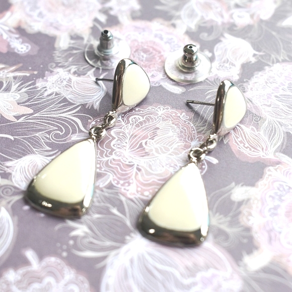 ๐๐ Vintage Ivory Enamel Silver-plated Teardrop Dangle Earrings - Picture 4 of 6